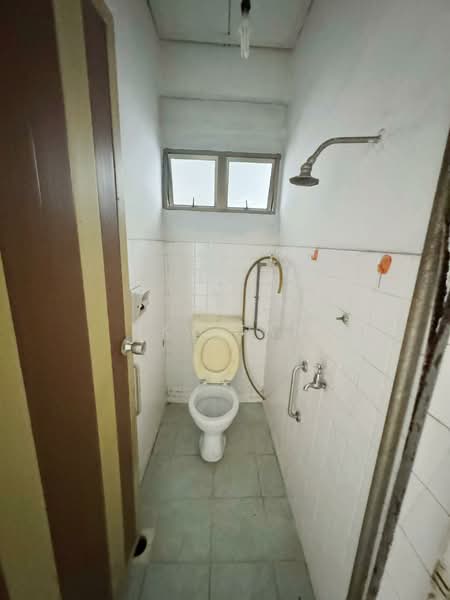 2-storey Terraced House for Sale in Taman Pelangi (Johor Bahru) - Sky Tan - Bathroom - PropertyGuru.com.my
