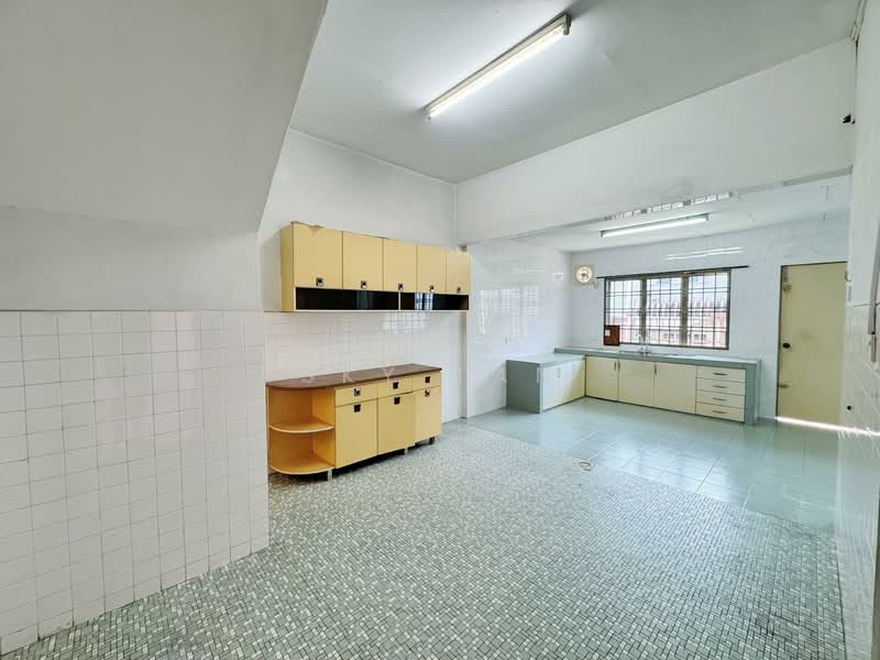 2-storey Terraced House for Sale in Taman Pelangi (Johor Bahru) - Sky Tan - Kitchen - PropertyGuru.com.my