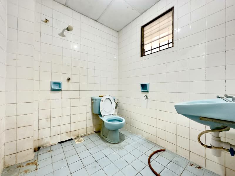 2-storey Terraced House for Sale in Seksyen 7 (Shah Alam) - Adi Zulkarnaen - Bathroom - PropertyGuru.com.my