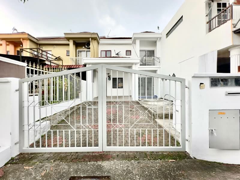 2-storey Terraced House for Sale in Seksyen 7 (Shah Alam) - Adi Zulkarnaen - Exterior - PropertyGuru.com.my