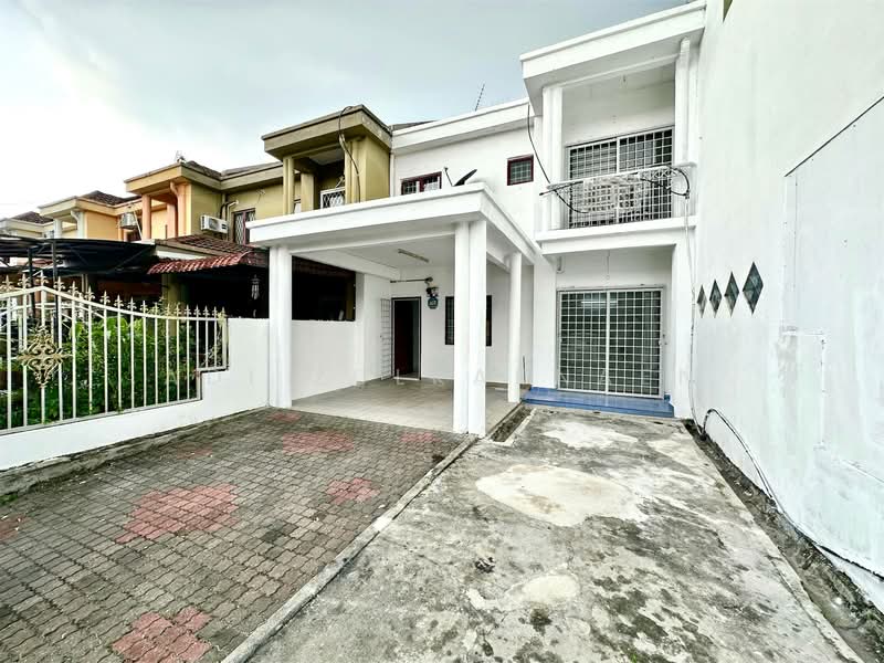 2-storey Terraced House for Sale in Seksyen 7 (Shah Alam) - Adi Zulkarnaen - Exterior - PropertyGuru.com.my