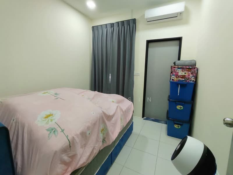 2-storey Terraced House for Sale in Taman Sri Saujana (Kota Tinggi) - Joan Sin - Bedroom - PropertyGuru.com.my
