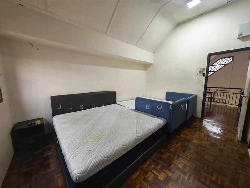 1.5-storey Terraced House for Sale in Taman Pelangi Indah (Ulu Tiram) - Jessica Boey - Bedroom - PropertyGuru.com.my