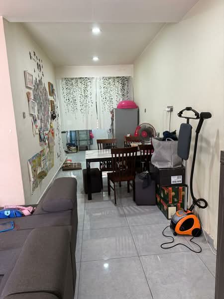 1.5-storey Terraced House for Sale in Seksyen 7 (Kota Damansara) - Johnny Tan - Living Room - PropertyGuru.com.my