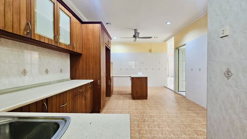 Rumah Berkembar untuk Dijual di Bandar Tun Hussein Onn (Cheras) - Michelle Siow - Kitchen - PropertyGuru.com.my