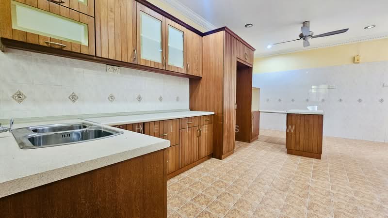 Rumah Berkembar untuk Dijual di Bandar Tun Hussein Onn (Cheras) - Michelle Siow - Kitchen - PropertyGuru.com.my