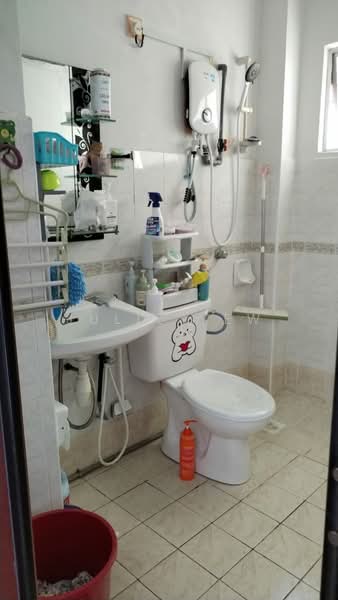 Apartment for Sale at Taman Tampoi Indah - Julie Yew - Bathroom - PropertyGuru.com.my
