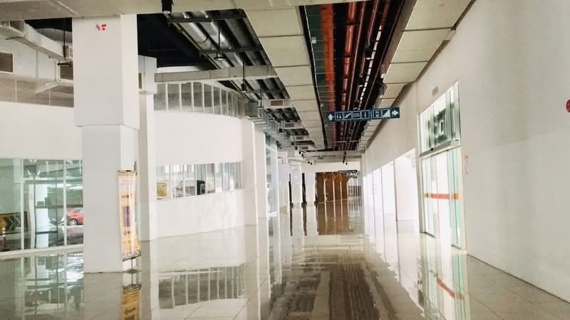 Rumah Niaga untuk Disewa di Seri Kembangan (Selangor) - Jerry Lee - Corridor - PropertyGuru.com.my