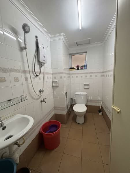 2-storey Terraced House for Sale in Bandar Kinrara (Selangor) - James Savarinathan - Bathroom - PropertyGuru.com.my