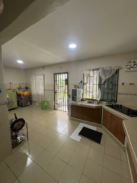 2-storey Terraced House for Sale in Bandar Kinrara (Selangor) - James Savarinathan - Kitchen - PropertyGuru.com.my
