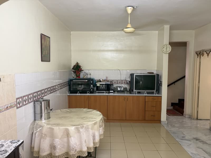 2-storey Terraced House for Sale in Bandar Kinrara (Selangor) - James Savarinathan - Kitchen - PropertyGuru.com.my