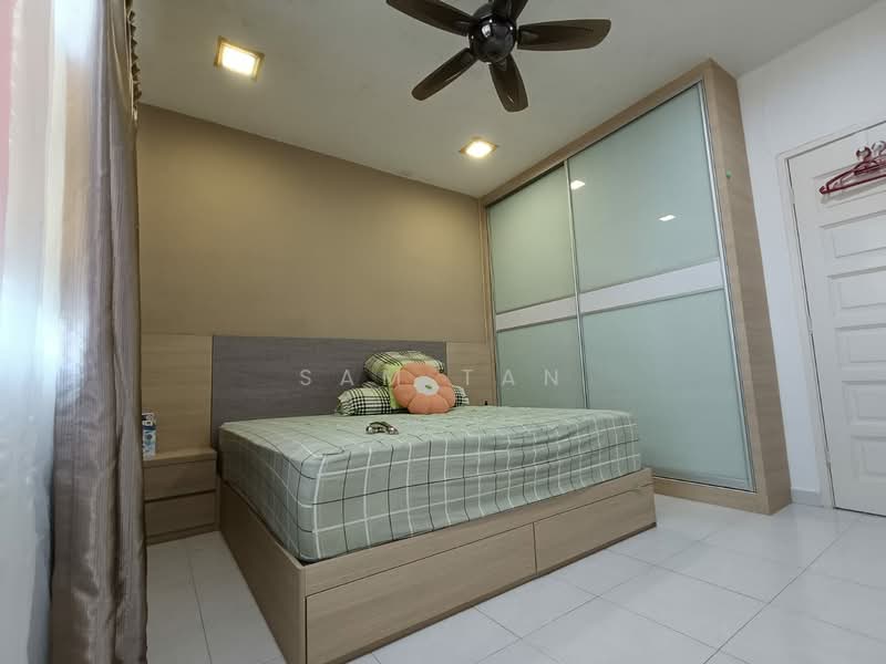 2-storey Terraced House for Sale at Taman Sri Pulai Perdana - Sam Tan - Bedroom - PropertyGuru.com.my