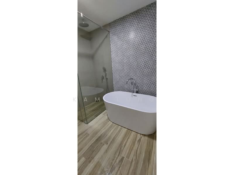 Service Residence for Rent at Hampton Height Damansara - Kam Tong - Bathroom - PropertyGuru.com.my