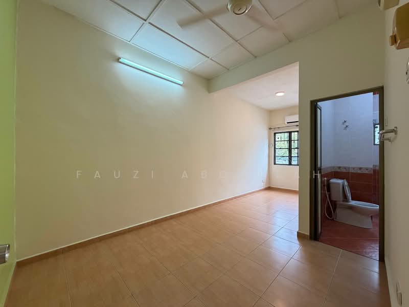 Terraced House for Sale in Wangsa Melawati (Wangsa Maju) - Fauzi Abdullah - Bathroom - PropertyGuru.com.my