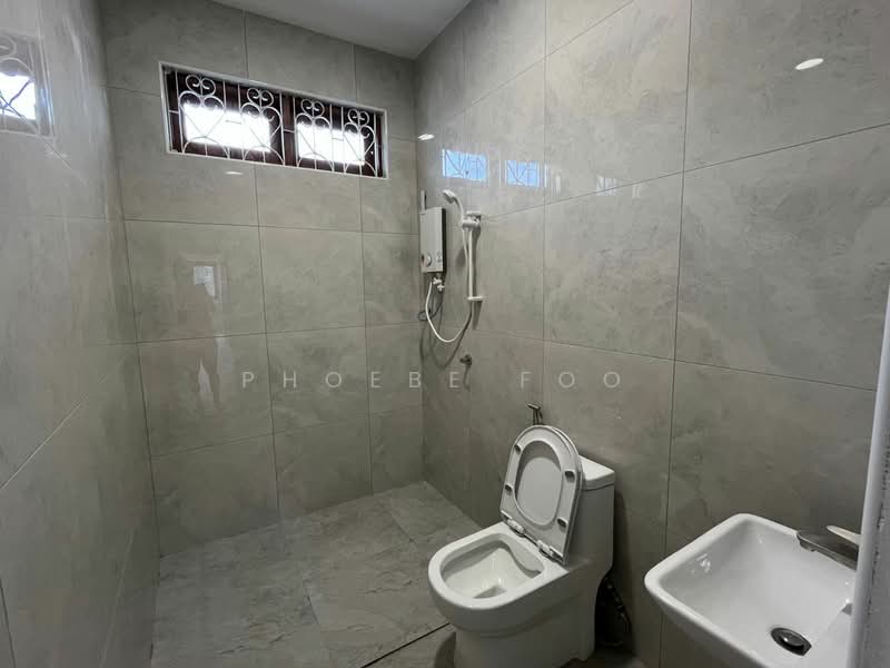 Semi-Detached House for Sale in Taman Tasek (Johor Bahru) - Phoebe Foo - Bathroom - PropertyGuru.com.my
