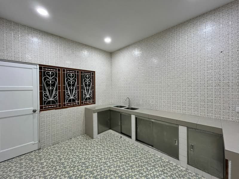 Semi-Detached House for Sale in Taman Tasek (Johor Bahru) - Phoebe Foo - Kitchen - PropertyGuru.com.my