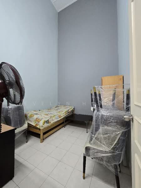 1.5-storey Terraced House for Rent in Taman Pelangi Indah (Ulu Tiram) - Evelyn Heng - Bedroom - PropertyGuru.com.my