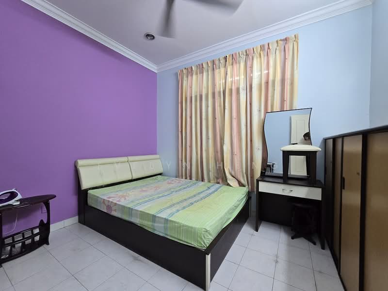 1.5-storey Terraced House for Rent in Taman Pelangi Indah (Ulu Tiram) - Evelyn Heng - Bedroom - PropertyGuru.com.my