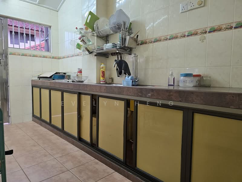 1.5-storey Terraced House for Rent in Taman Pelangi Indah (Ulu Tiram) - Evelyn Heng - Kitchen - PropertyGuru.com.my
