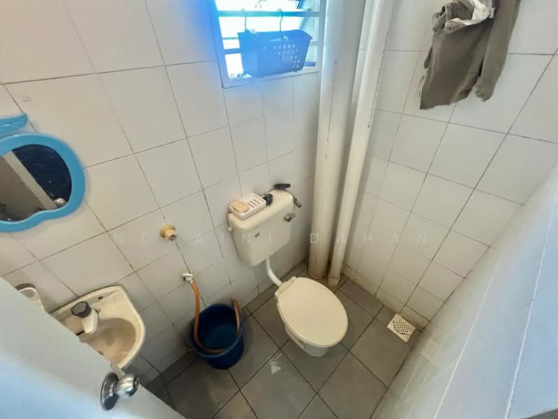 Lakeview Apartments untuk Untuk Dijual - RM 250,000, Apr 2026 - Bathroom - PropertyGuru.com.my