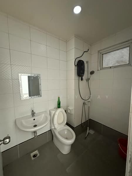 Service Residence for Sale at Seasons Amara Larkin - Kimberly Tay - Bathroom - PropertyGuru.com.my