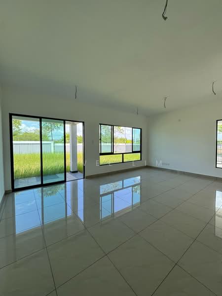 Rumah Kluster untuk Dijual di Taman Austin Duta (Tebrau) - Jovel Lim - Living Room - PropertyGuru.com.my