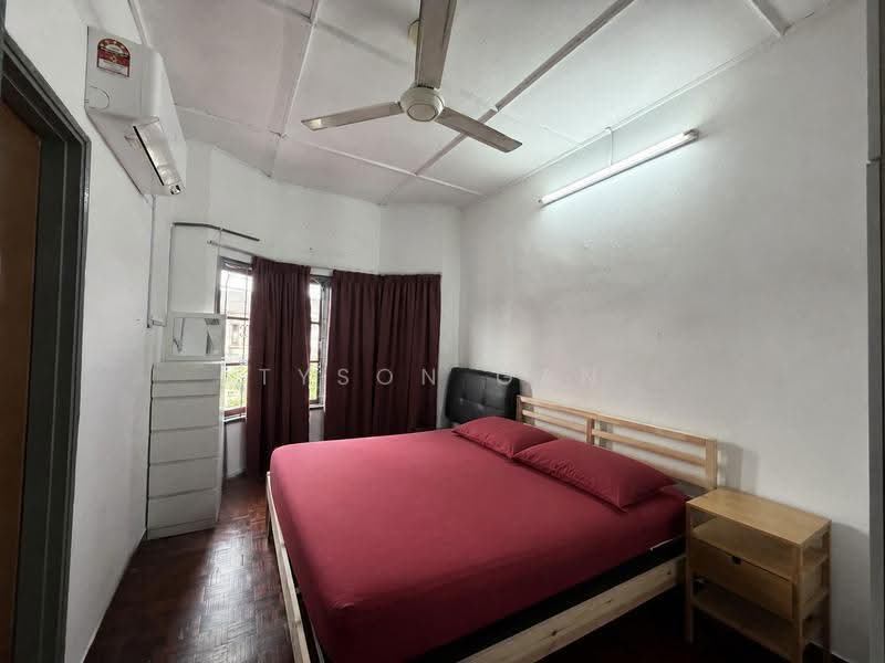 Rumah Teres untuk Dijual di Usj 12 (Subang Jaya) - Tyson Gan - Bedroom - PropertyGuru.com.my