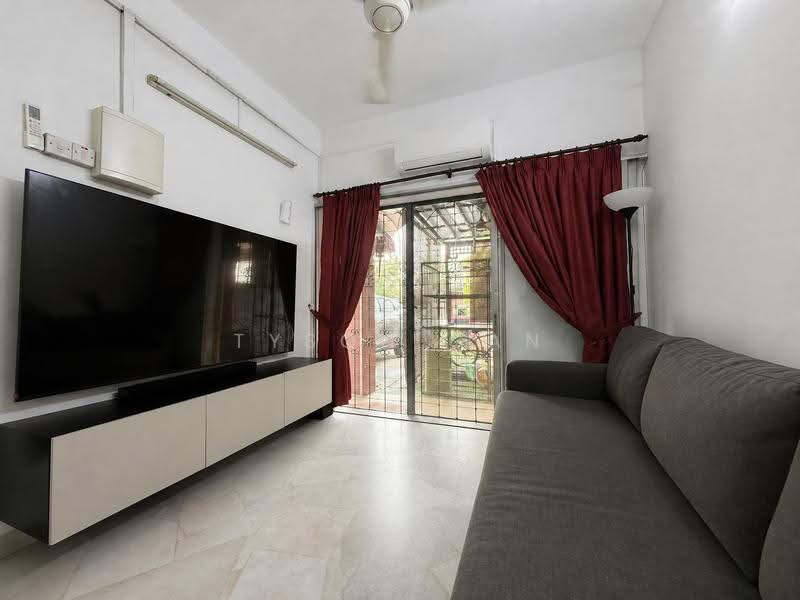 Rumah Teres untuk Dijual di Usj 12 (Subang Jaya) - Tyson Gan - Living Room - PropertyGuru.com.my