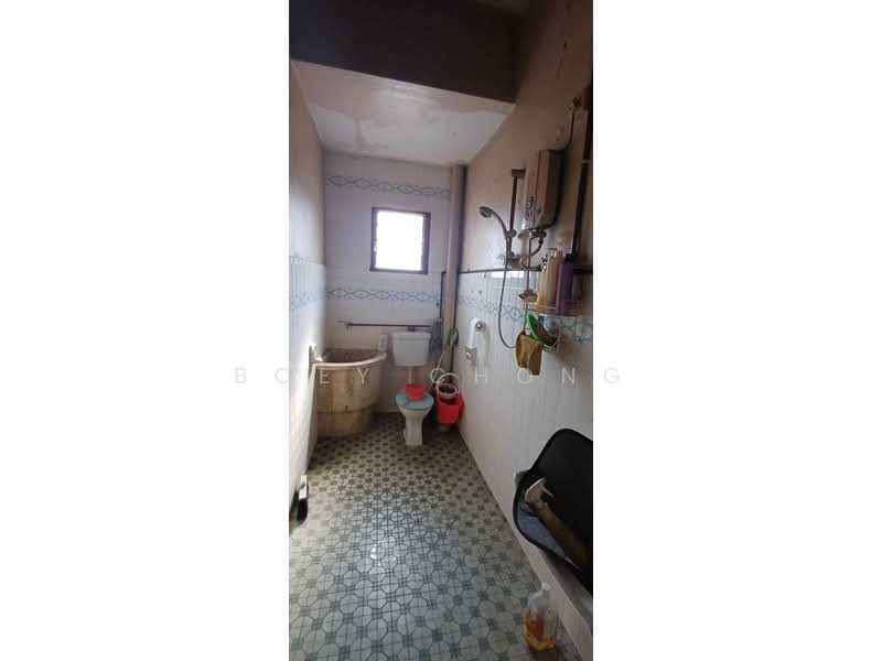 2-storey Terraced House for Sale in Taman Rasi (Menglembu) - Boey Chong - Bathroom - PropertyGuru.com.my