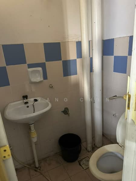 Pangsapuri Taman Tasik Sungai Chua untuk Untuk Disewa - RM 650 /bulan, Apr 2026 - Bathroom - PropertyGuru.com.my