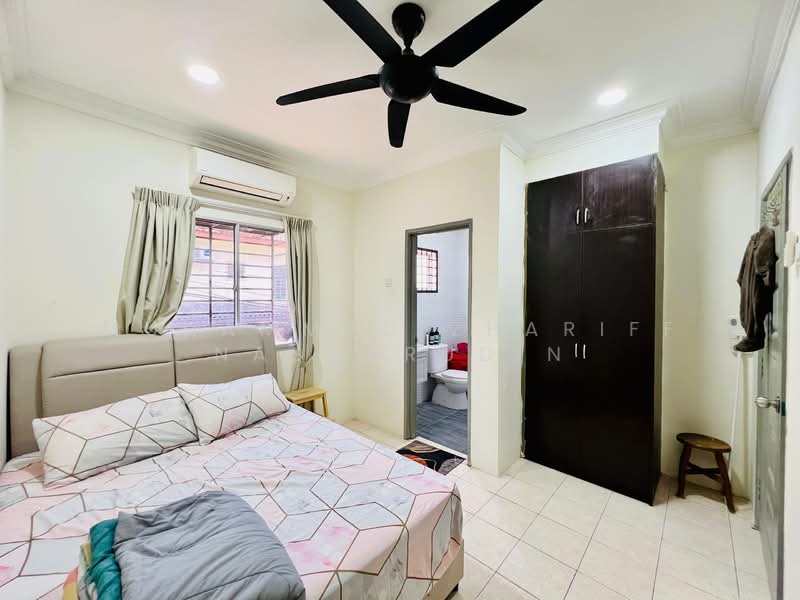 2-storey Terraced House for Sale in Taman Universiti (Bangi) - Muhammad Zhariff Nasharudin - Bedroom - PropertyGuru.com.my