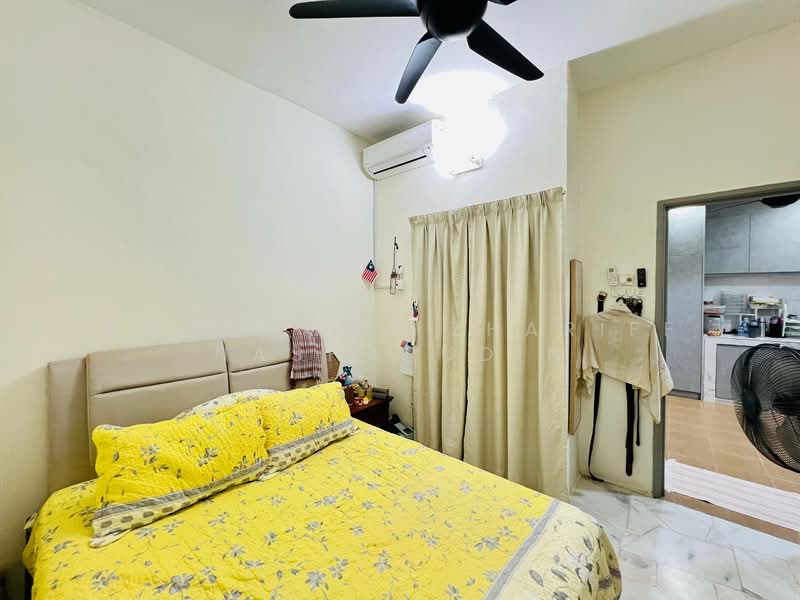 2-storey Terraced House for Sale in Taman Universiti (Bangi) - Muhammad Zhariff Nasharudin - Bedroom - PropertyGuru.com.my