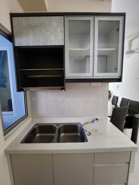 Servis Apartment untuk Disewa di Savanna Executive Suite @ Southville City - Catherine Edward - Kitchen - PropertyGuru.com.my