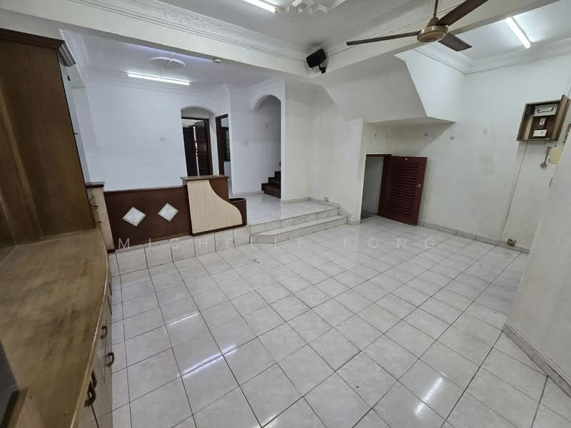 2-storey Terraced House for Sale in Taman Bukit Mewah (Tampoi) - Michelle Fong - Living Room - PropertyGuru.com.my