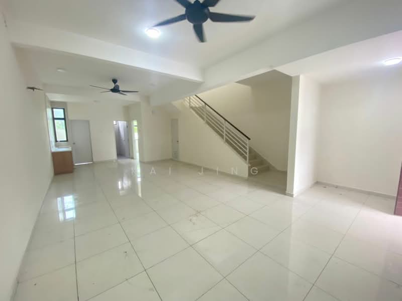 2-storey Terraced House for Rent in Skudai (Johor) - Kai Jing - Living Room - PropertyGuru.com.my