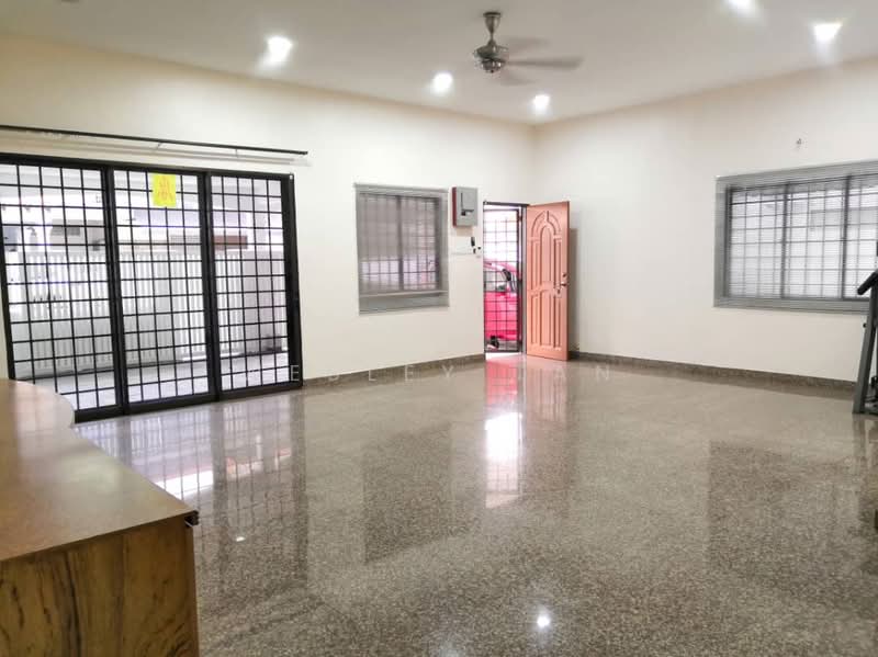 Ujong Pasir untuk Untuk Dijual - RM 780,000, Apr 2026 - Living Room - PropertyGuru.com.my