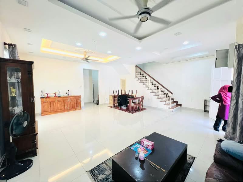 Semi-Detached House for Sale in Taman Saujana Impian (Kajang) - Muhammad Zhariff Nasharudin - Living Room - PropertyGuru.com.my