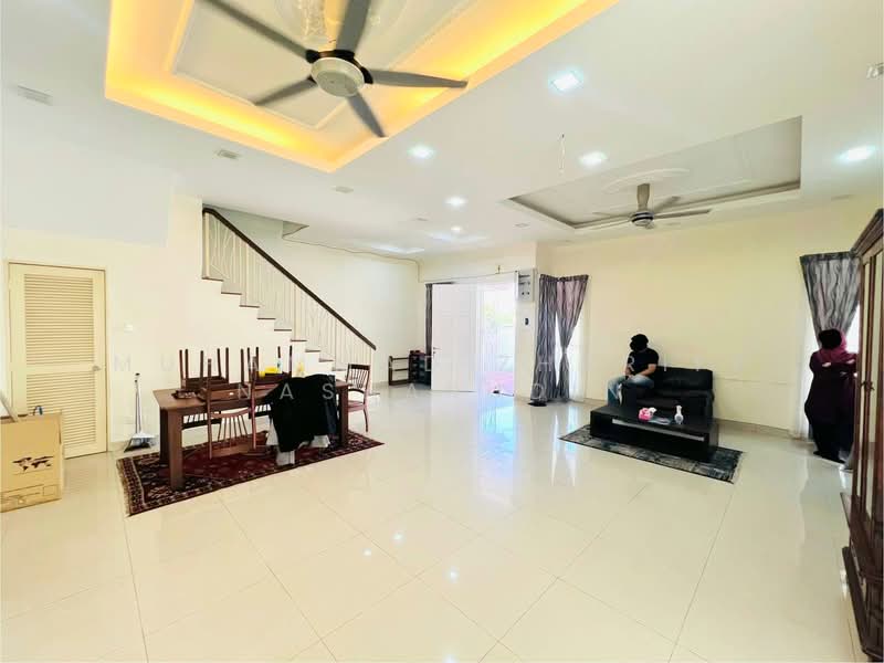 Semi-Detached House for Sale in Taman Saujana Impian (Kajang) - Muhammad Zhariff Nasharudin - Living Room - PropertyGuru.com.my