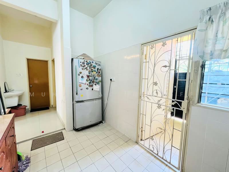 Semi-Detached House for Sale in Taman Saujana Impian (Kajang) - Muhammad Zhariff Nasharudin - Kitchen - PropertyGuru.com.my