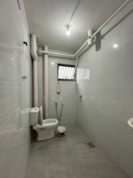 Flat for Sale at Bandar Selesa Jaya - June Tan - Bathroom - PropertyGuru.com.my