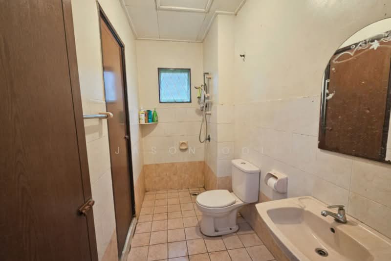 2-storey Terraced House for Sale in Putra Permai (Subang Jaya) - Jason Ooi - Bathroom - PropertyGuru.com.my