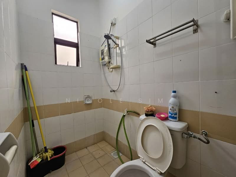 Rumah Teres 2 Tingkat untuk Dijual di Ampang Saujana (Ampang) - Nicole Sim - Bathroom - PropertyGuru.com.my