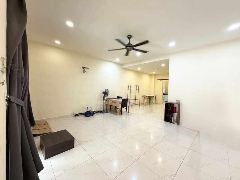 Mount Austin Mount Austin Taman Mount Austin Mount Austin Mount Austin Taman Mount Austin untuk Untuk Disewa - RM 2,400 /bulan, Apr 2026 - Living Room - PropertyGuru.com.my