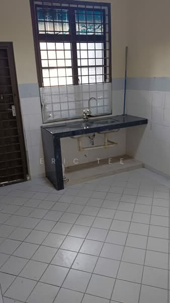 Rumah Teres 2 Tingkat untuk Disewa di Permas Jaya (Johor Bahru) - Eric Tee - Kitchen - PropertyGuru.com.my