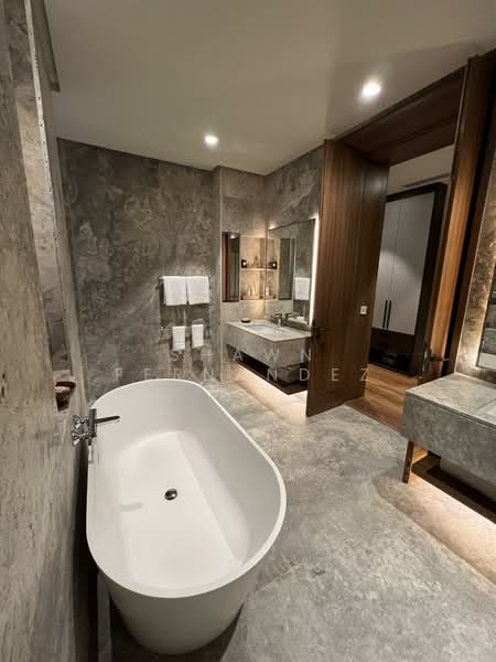 Condominium for Sale at The Peak - Shawn Fernandez - Master Bathroom - PropertyGuru.com.my