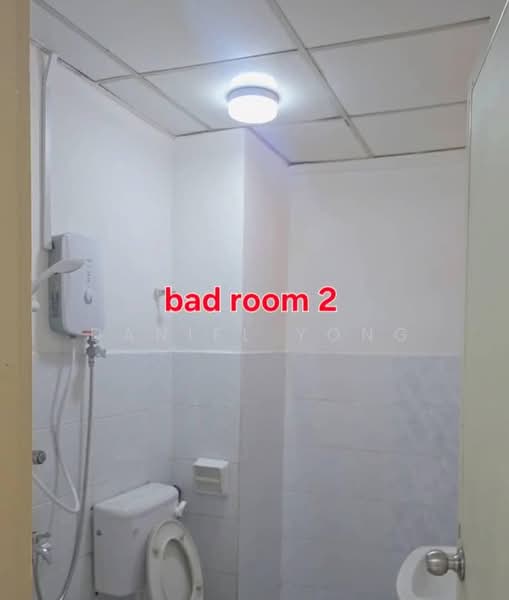 Pangsapuri untuk Dijual di Pangsapuri Persiaran Tanjung - Daniel Yong - Bathroom - PropertyGuru.com.my