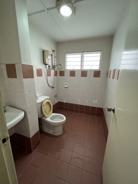 3-storey Terraced House for Sale in Puchong (Selangor) - Gary Lim - Bathroom - PropertyGuru.com.my