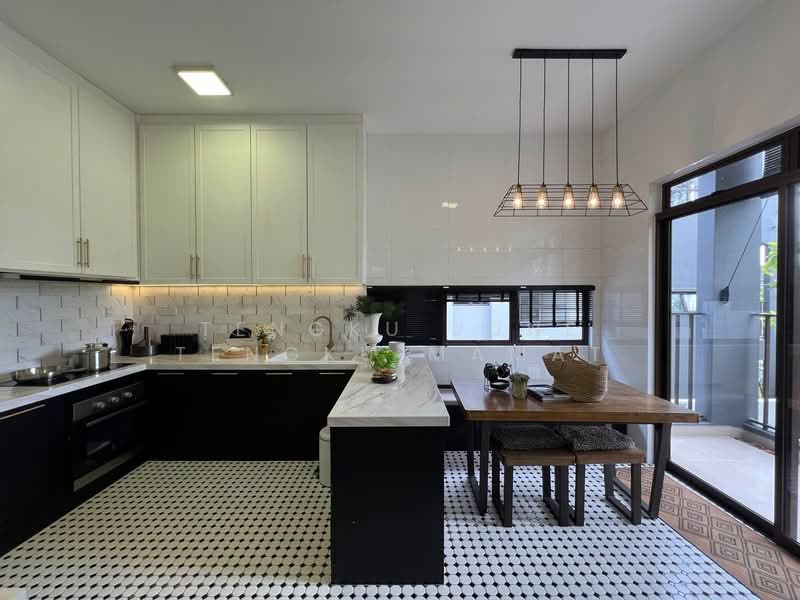 The Mulia Residences untuk Untuk Dijual - RM 2,100,000, Apr 2026 - Kitchen - PropertyGuru.com.my