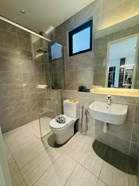 Parkland Avenue untuk Untuk Dijual - RM 510,000, Apr 2026 - Bathroom 2 - PropertyGuru.com.my