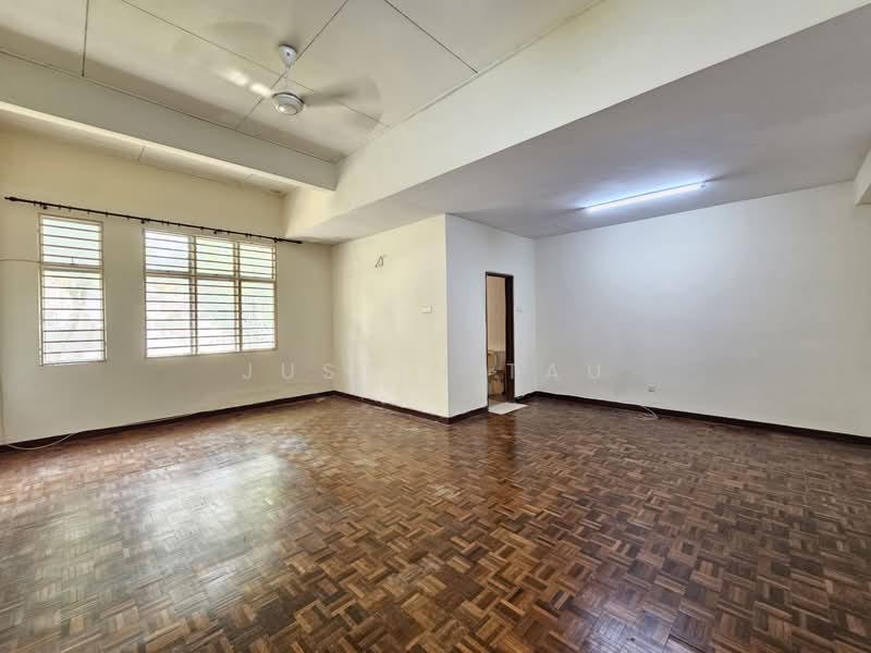 2-storey Terraced House for Sale in Denai Alam (Shah Alam) - Justin Tau - Living Room - PropertyGuru.com.my
